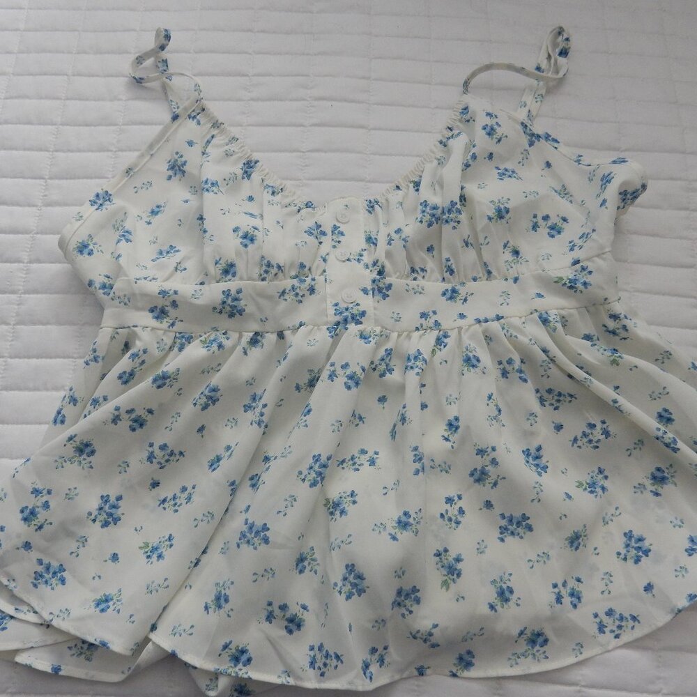 feminine top